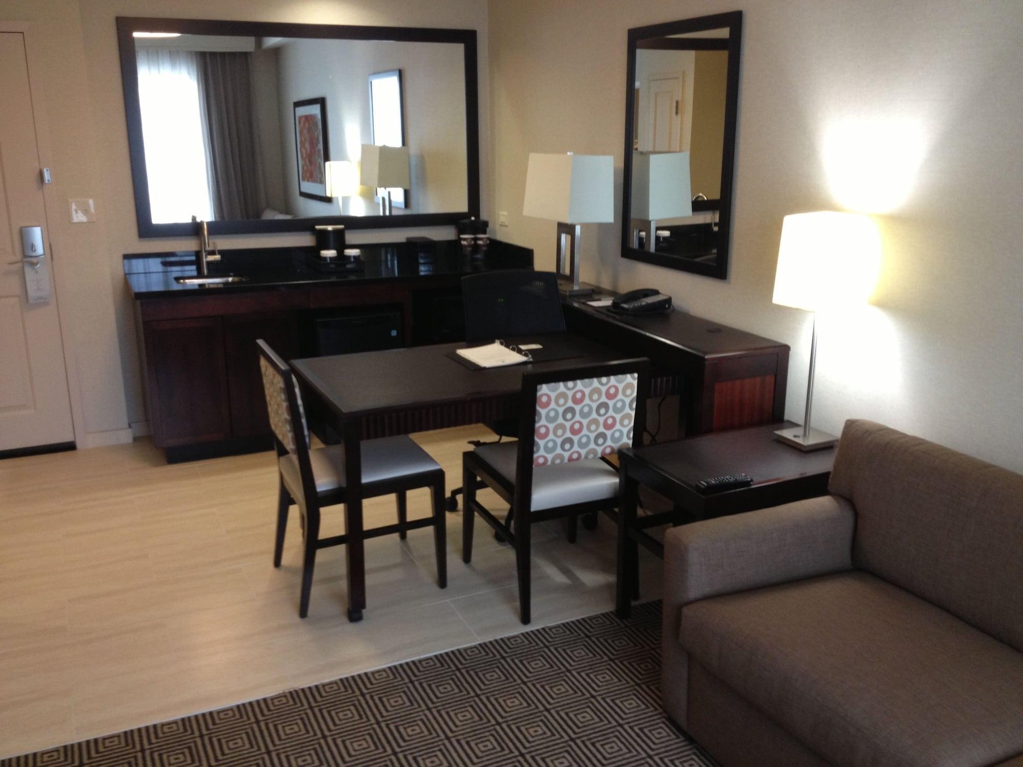 Embassy Suites By Hilton Newark Airport Elizabeth Exteriör bild
