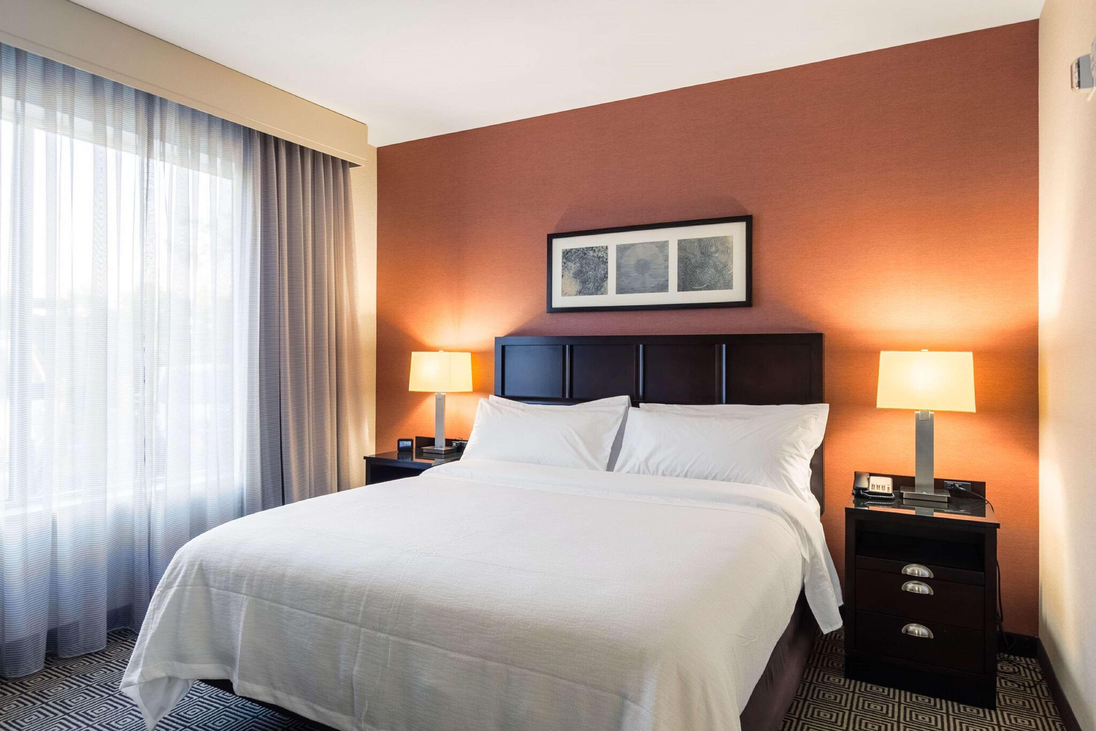 Embassy Suites By Hilton Newark Airport Elizabeth Exteriör bild