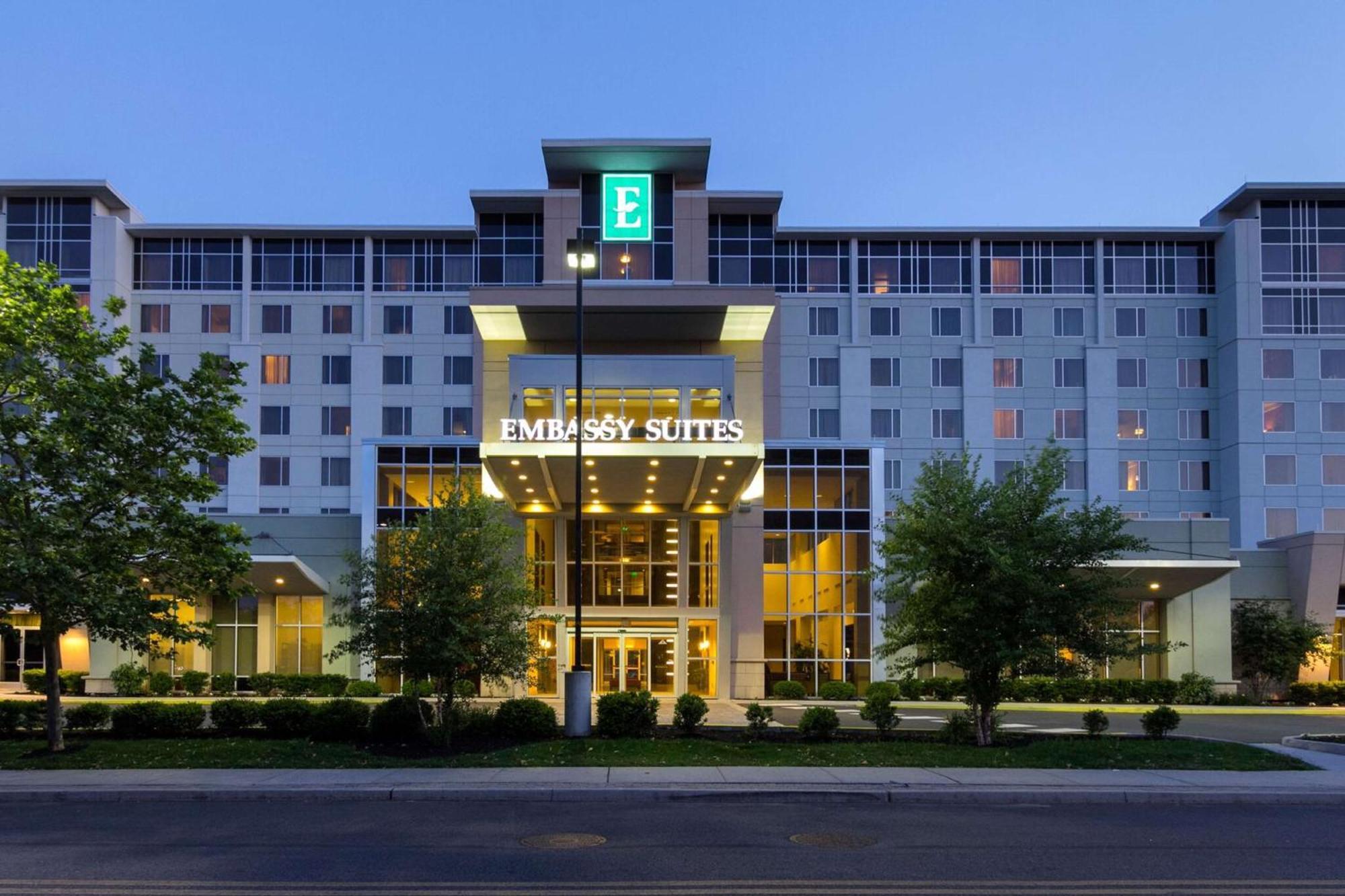 Embassy Suites By Hilton Newark Airport Elizabeth Exteriör bild