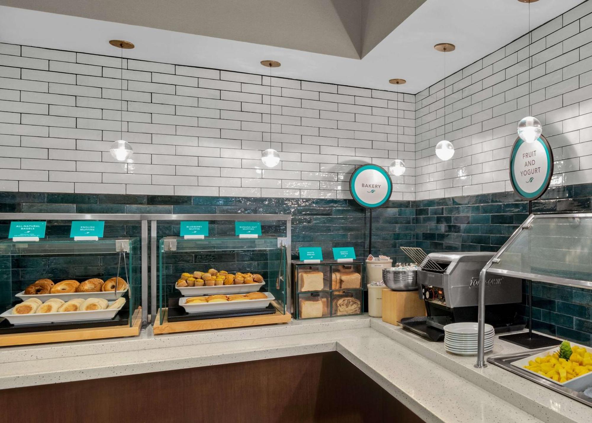 Embassy Suites By Hilton Newark Airport Elizabeth Exteriör bild