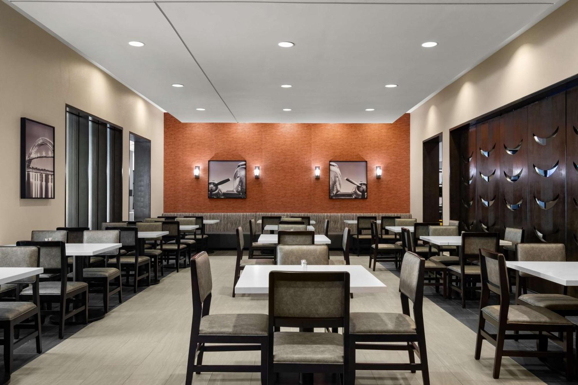 Embassy Suites By Hilton Newark Airport Elizabeth Exteriör bild