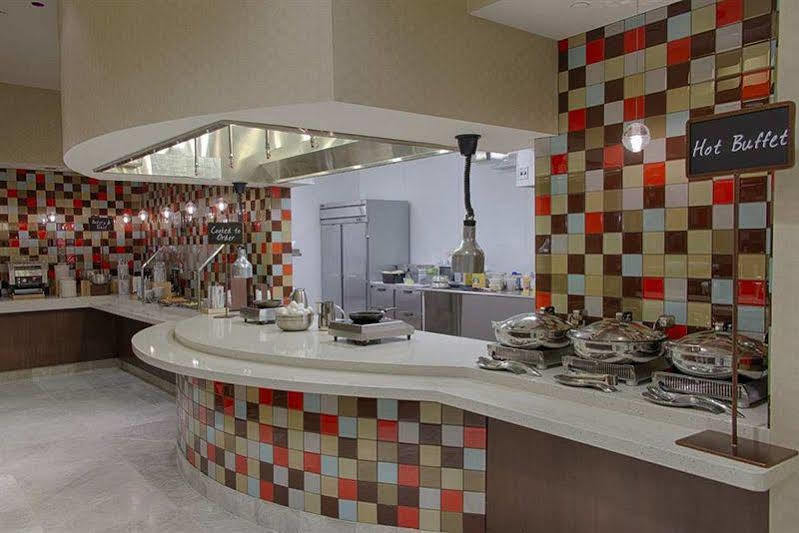 Embassy Suites By Hilton Newark Airport Elizabeth Exteriör bild